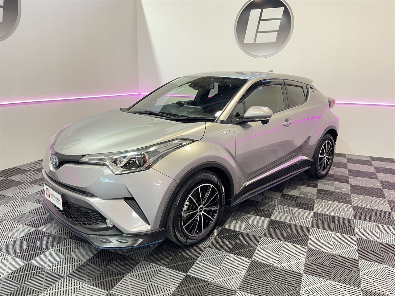 Vehicle image 3