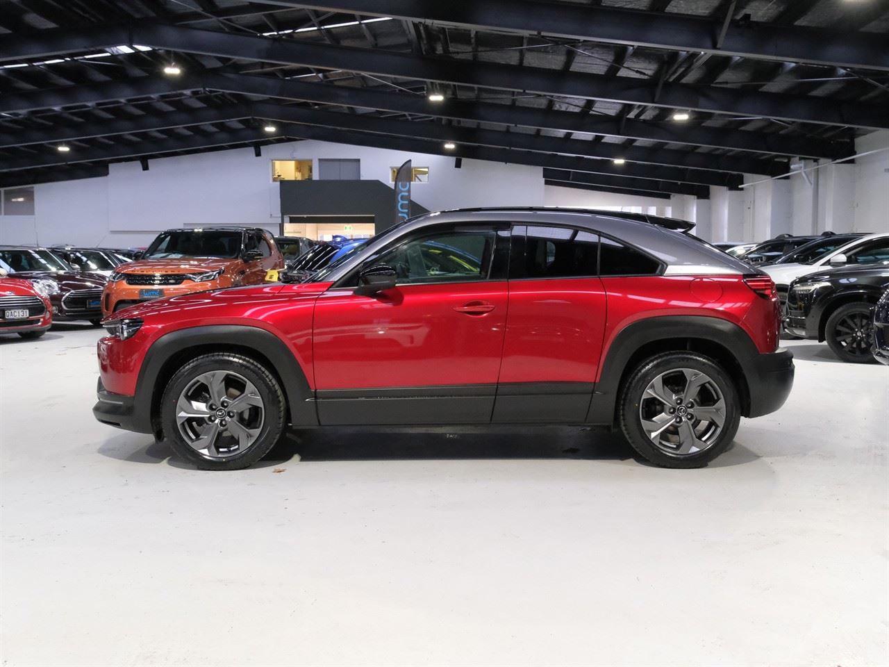 Vehicle image 5