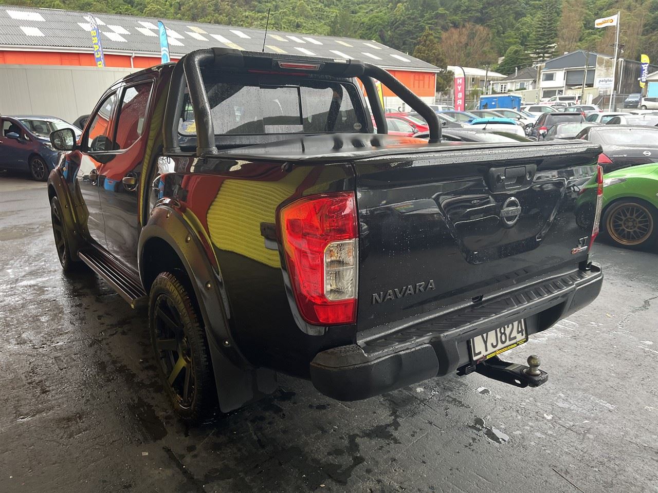 Vehicle image 4