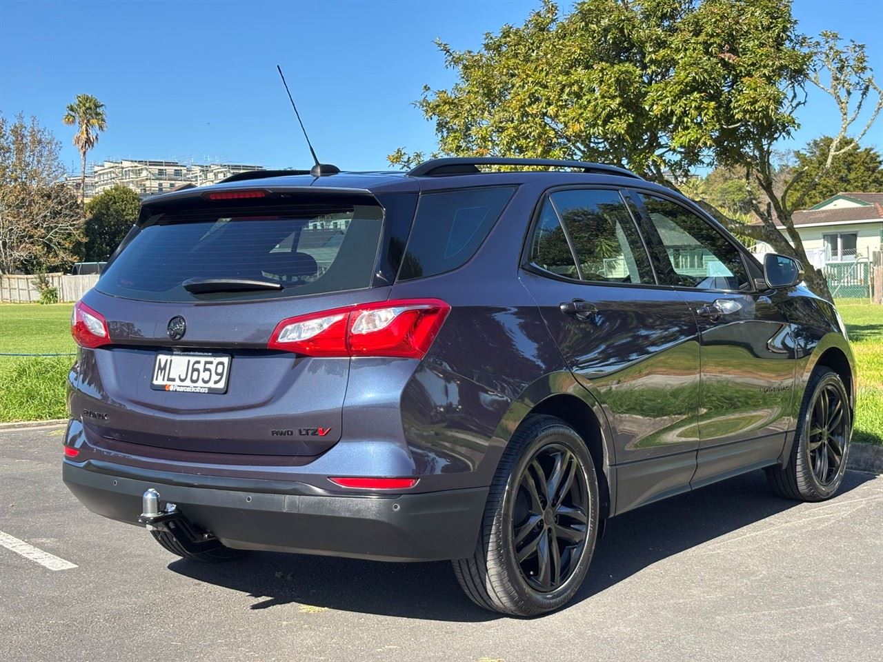 Vehicle image 5