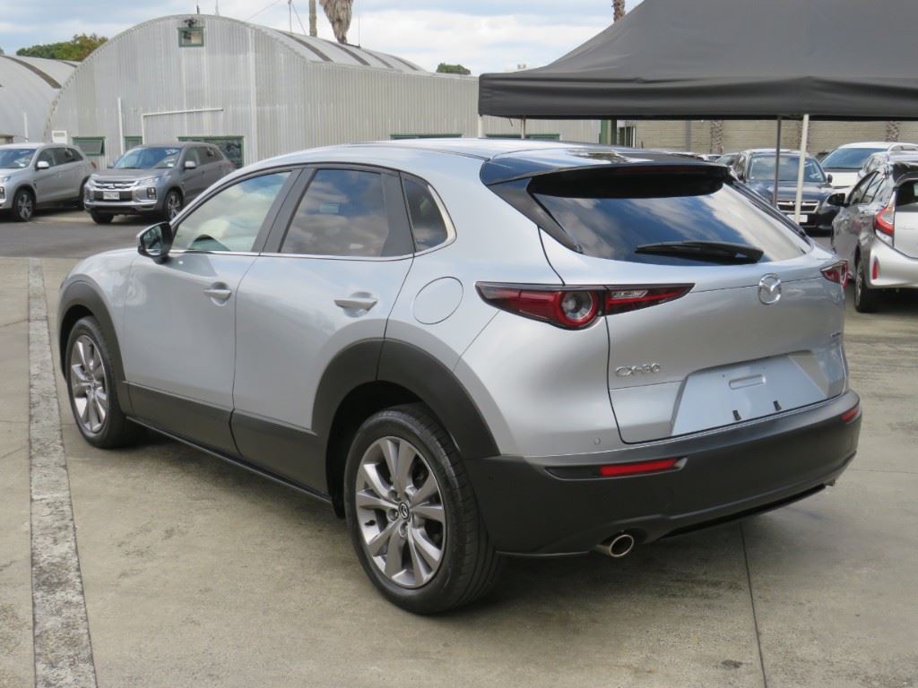 Vehicle image 5