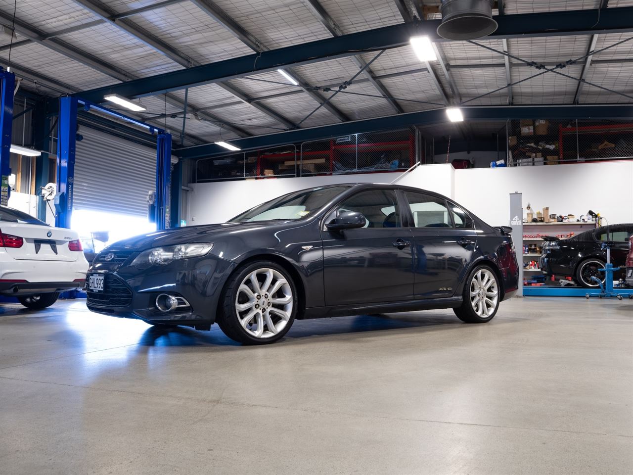 Vehicle image 4