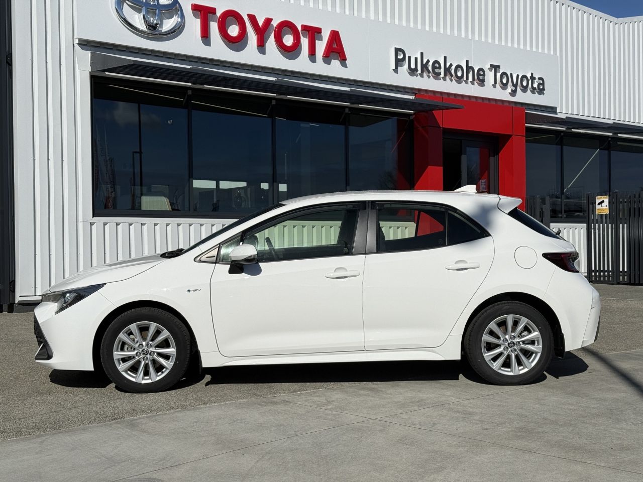 Vehicle image 3