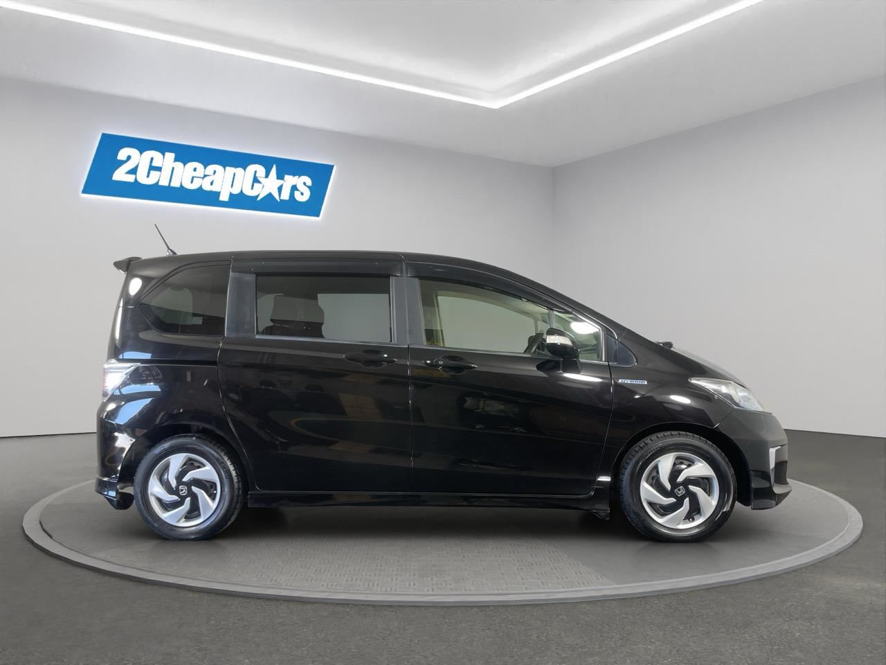 Vehicle image 4