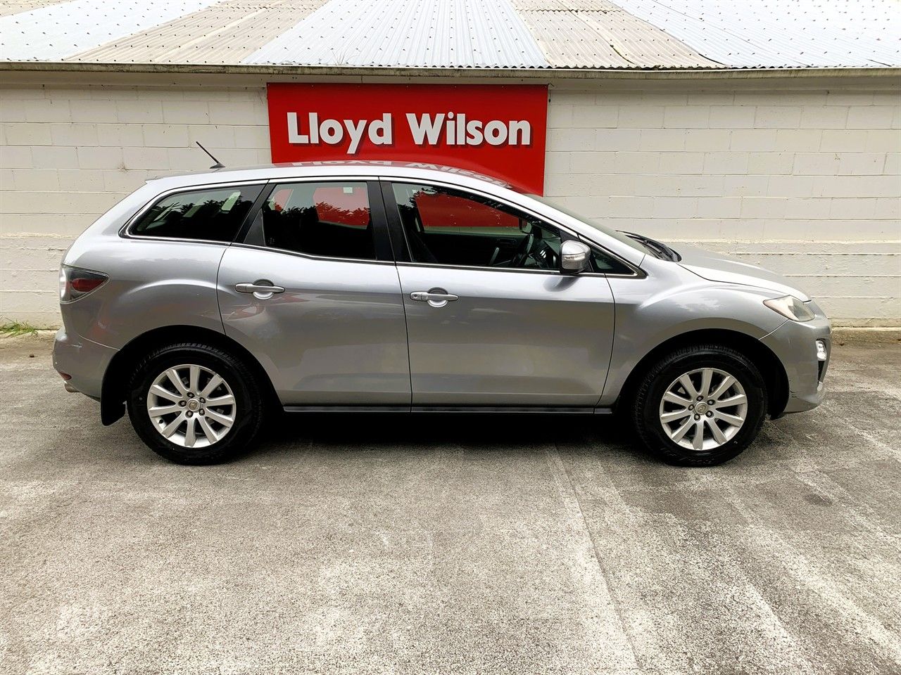 Vehicle image 3