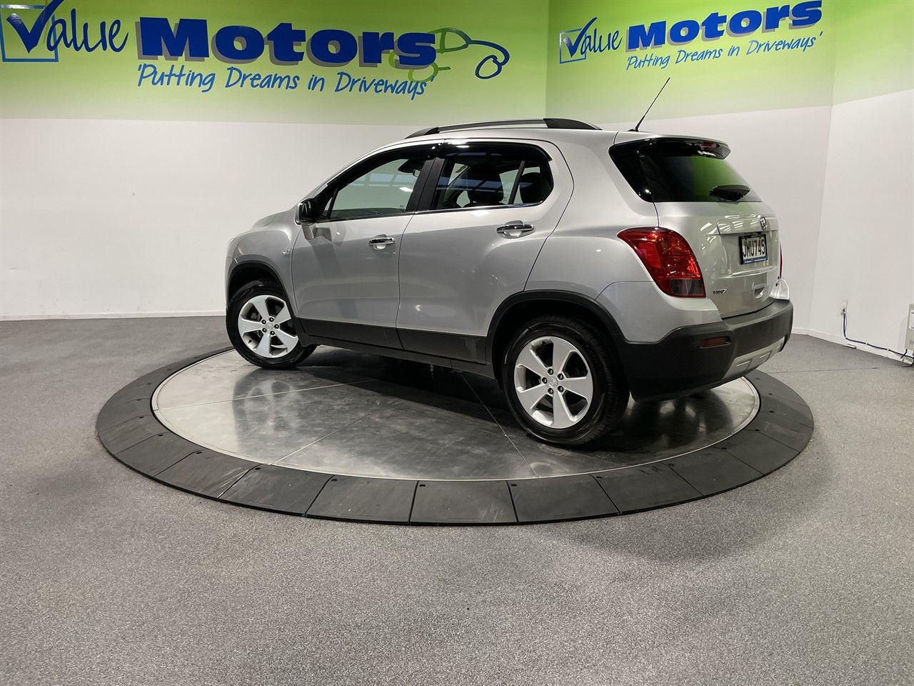 Vehicle image 5