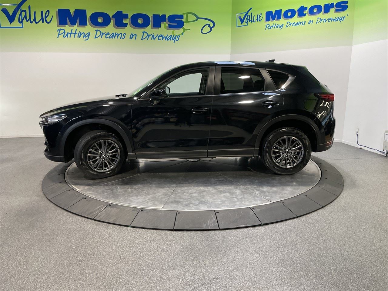 Vehicle image 4