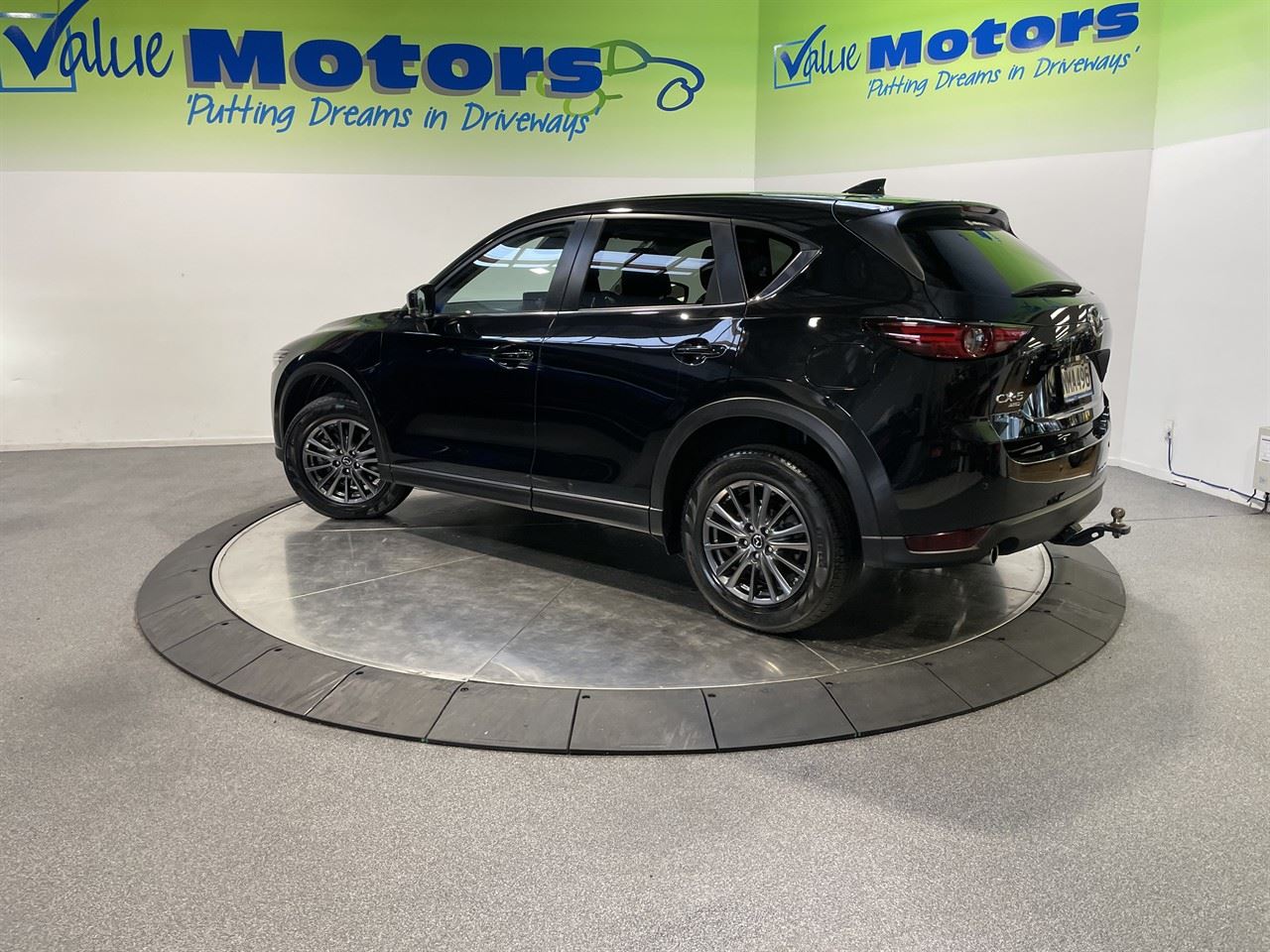 Vehicle image 5