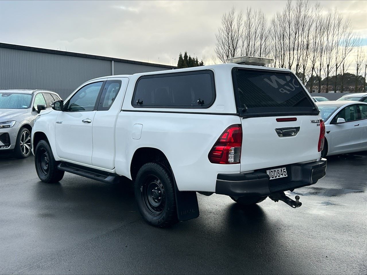 Vehicle image 4