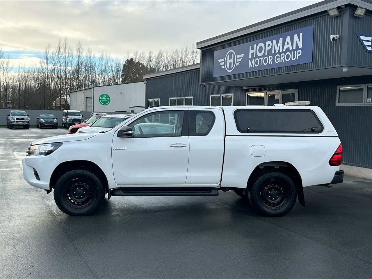 Vehicle image 5