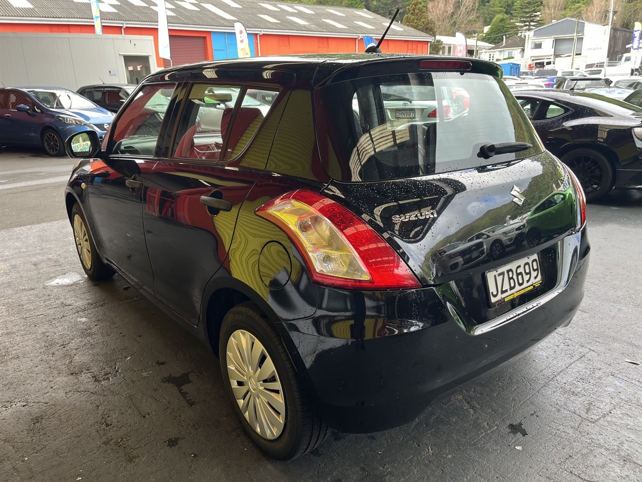 Vehicle image 4