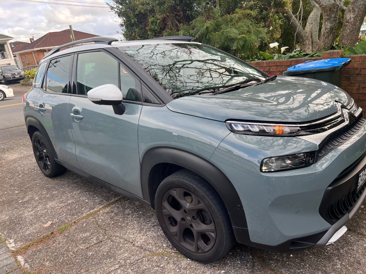 Vehicle image 3