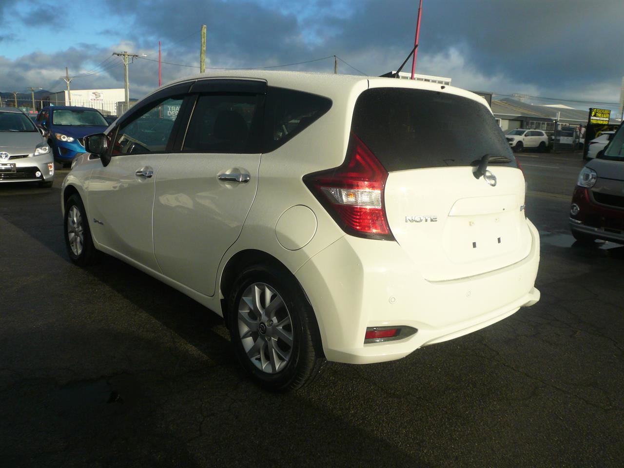 Vehicle image 4