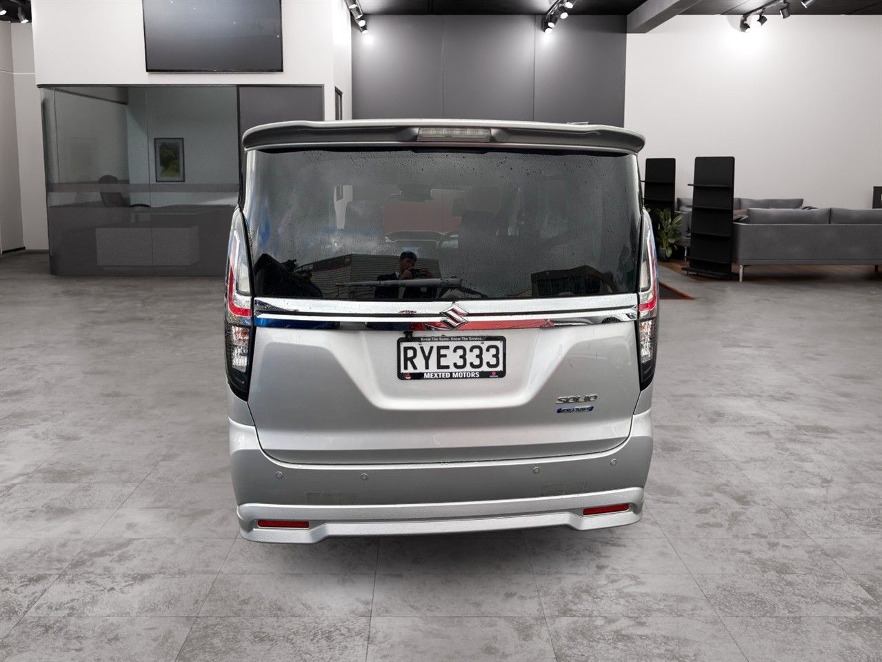 Vehicle image 5