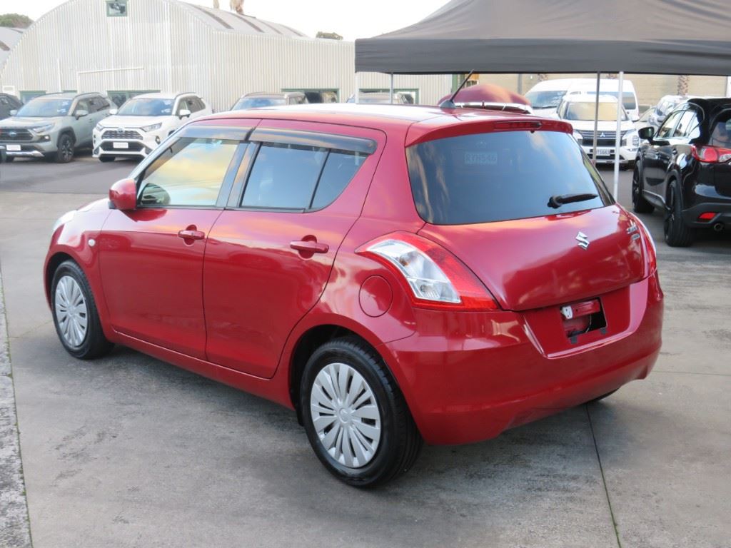 Vehicle image 5