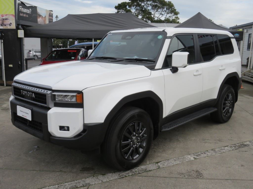 Vehicle image 3