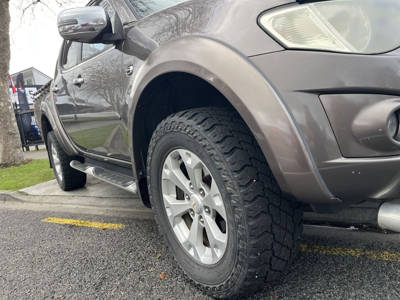 Vehicle image 3