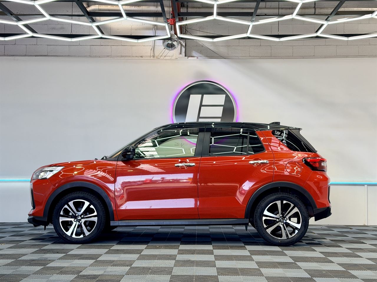 Vehicle image 5