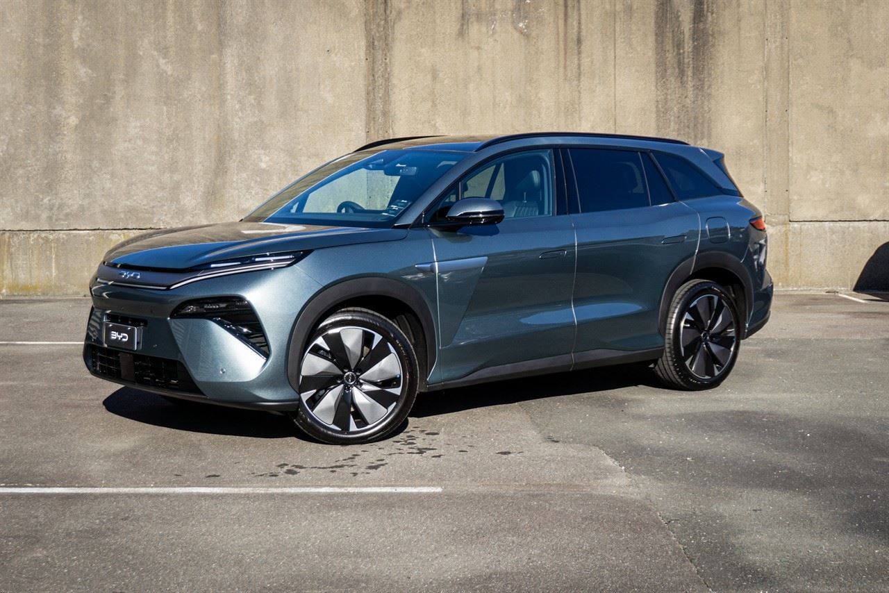 Vehicle image 3