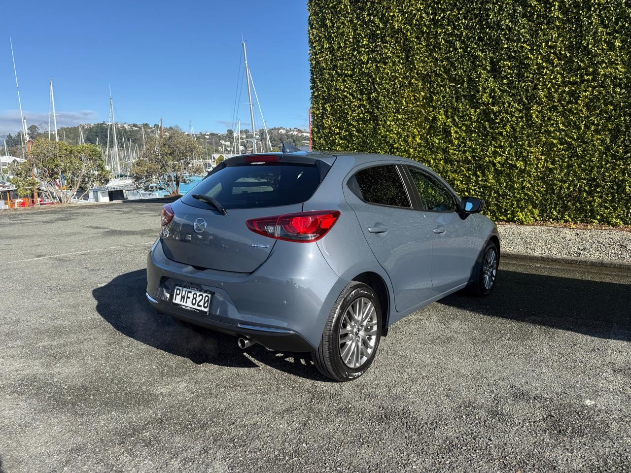 Vehicle image 5