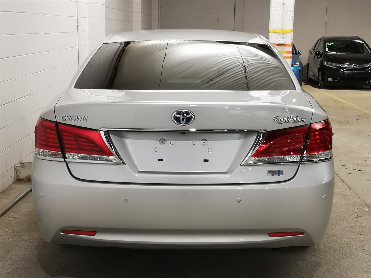 Vehicle image 5