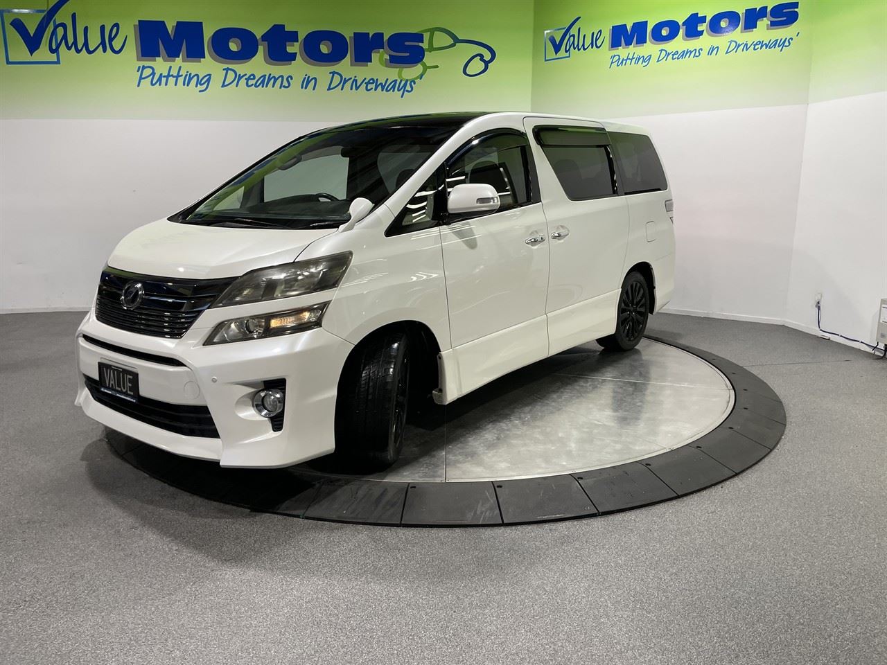 Vehicle image 3