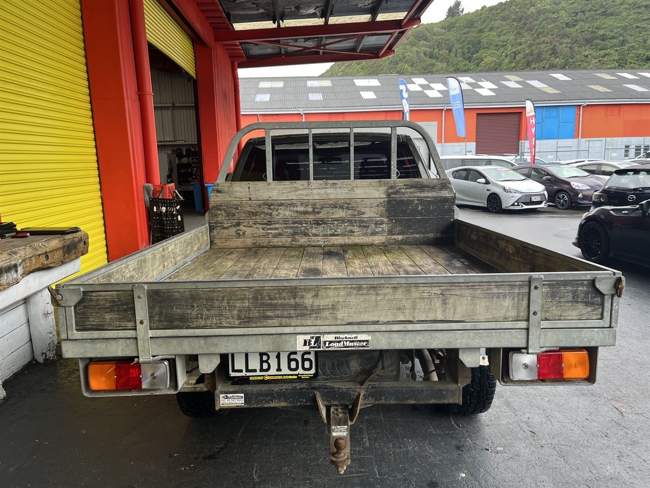 Vehicle image 5