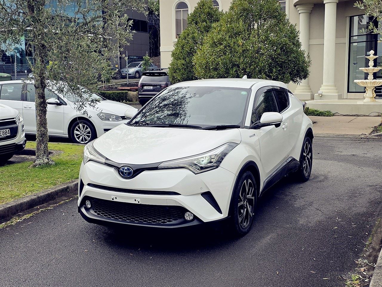 Vehicle image 3