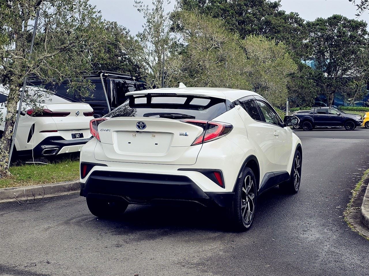 Vehicle image 4