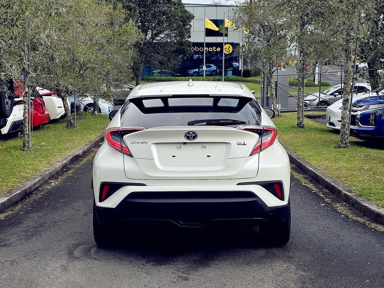 Vehicle image 5