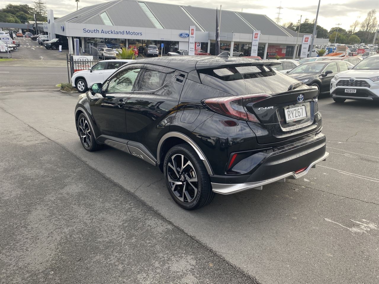 Vehicle image 5