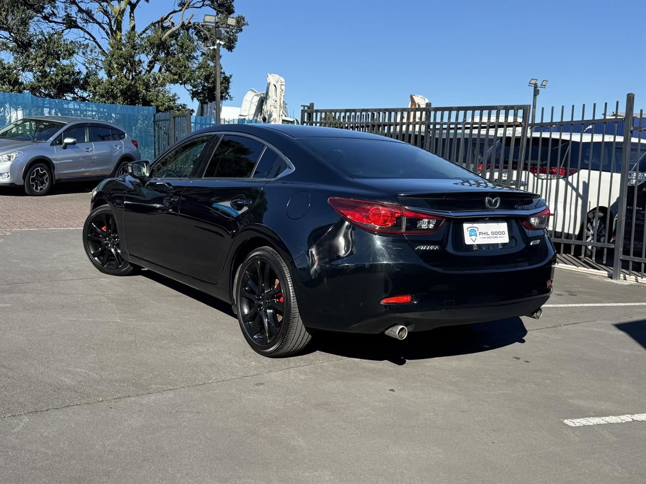 Vehicle image 4