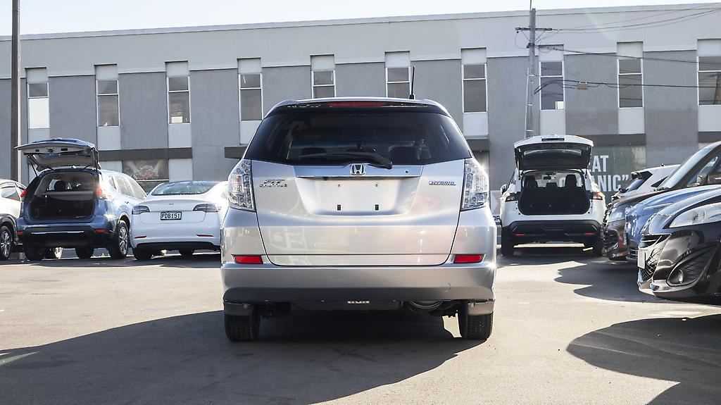 Vehicle image 4
