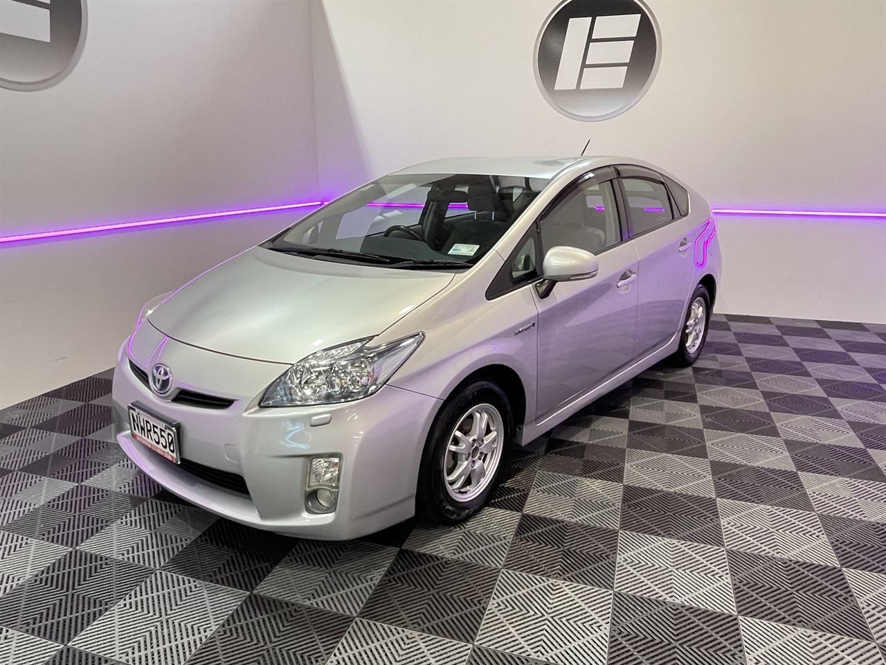 Vehicle image 3