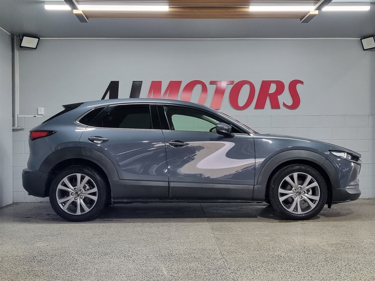 Vehicle image 5