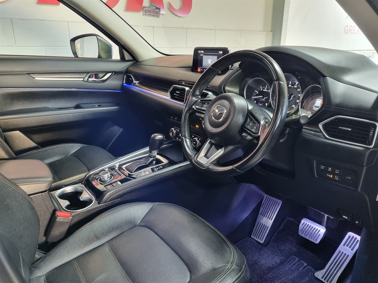 Vehicle image 3