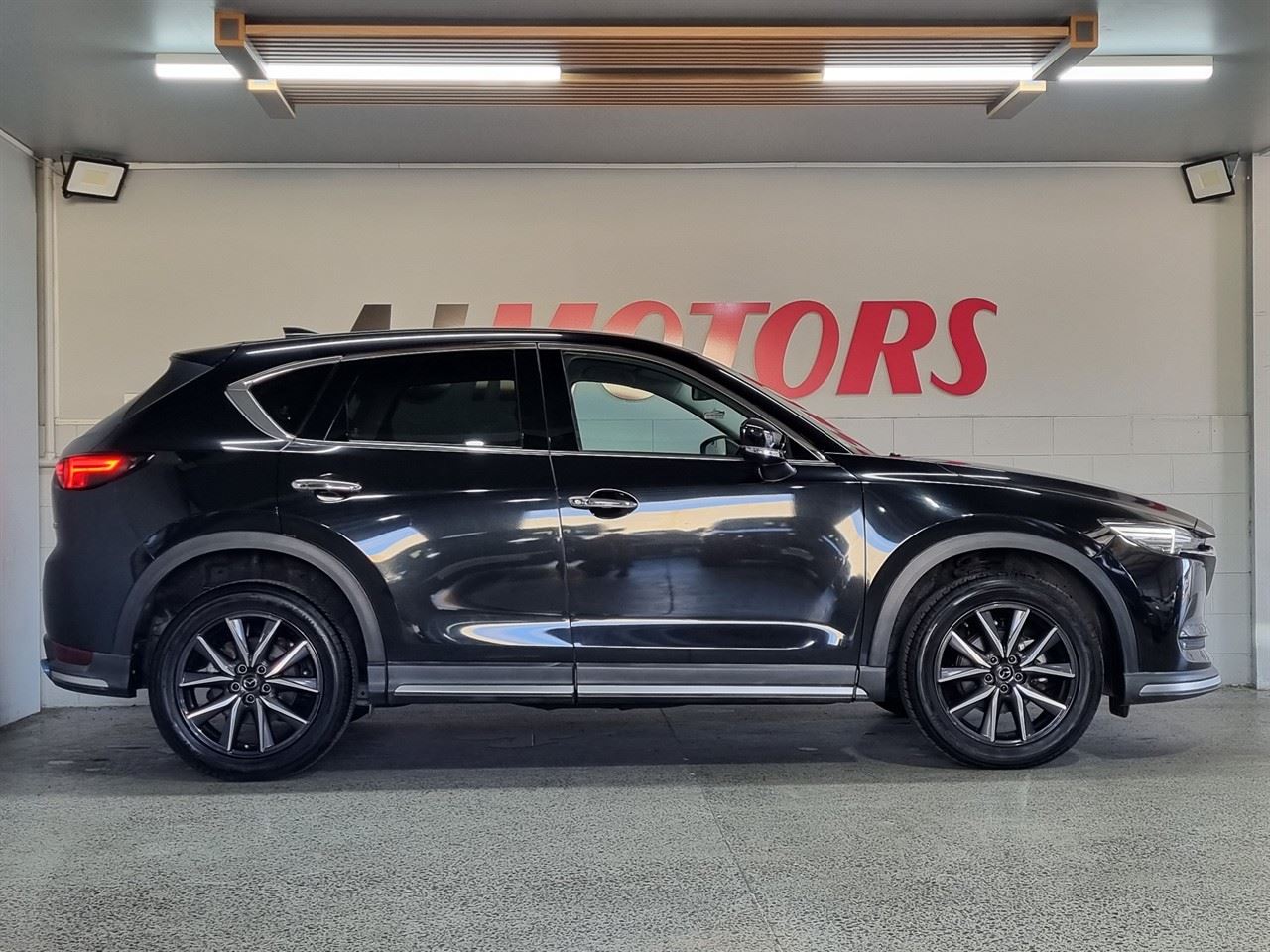 Vehicle image 5