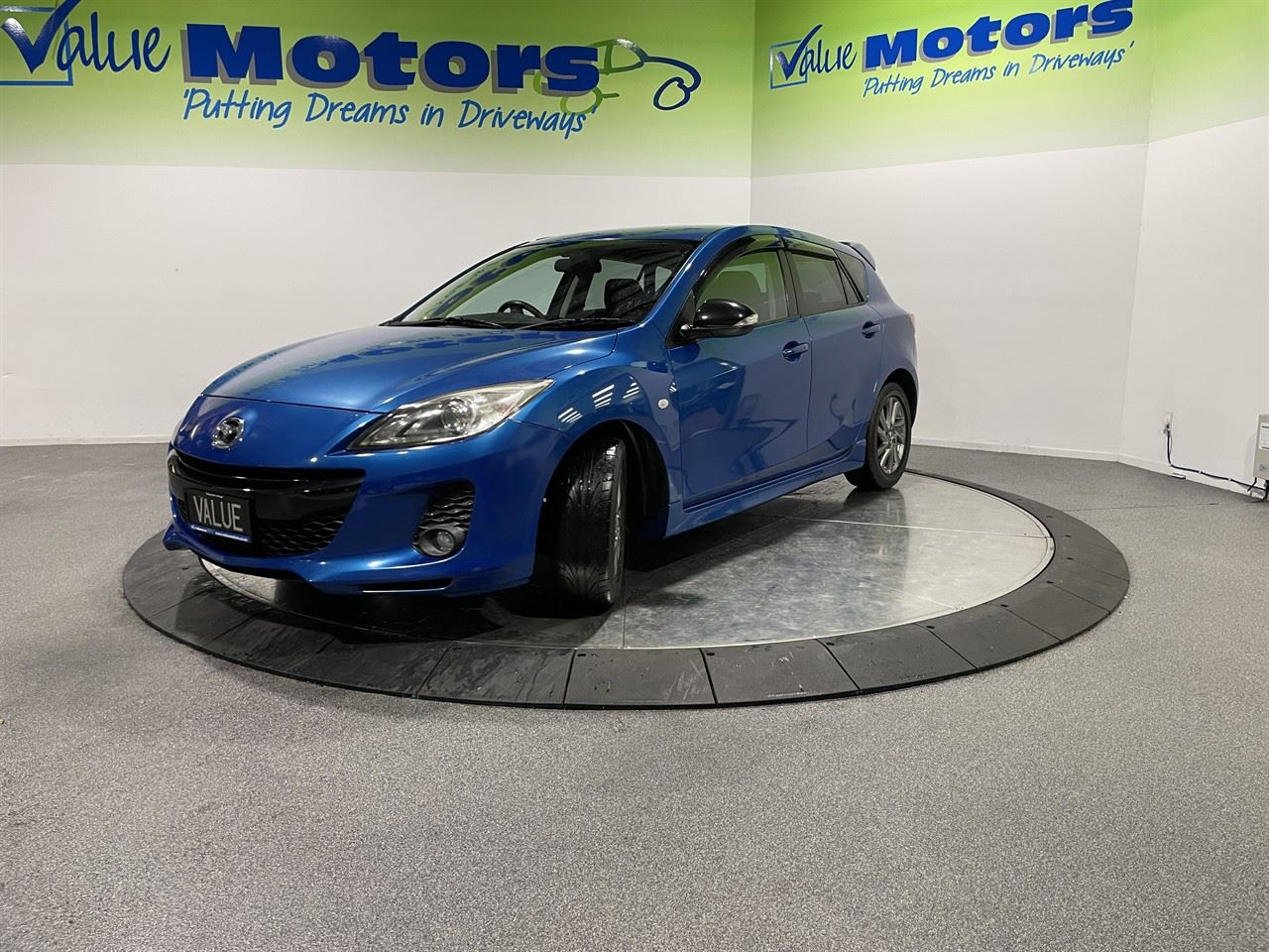 Vehicle image 3