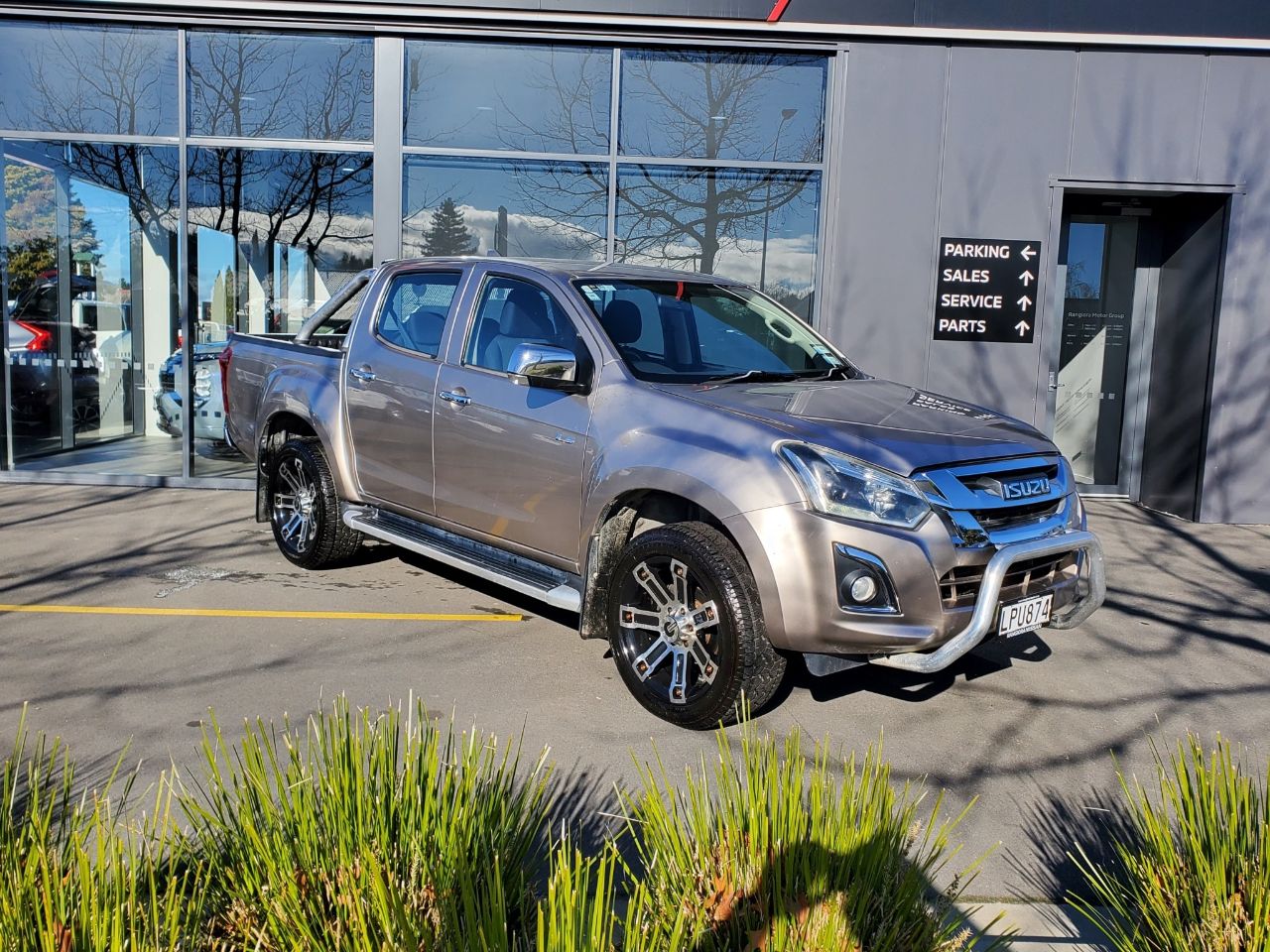 Vehicle image 1