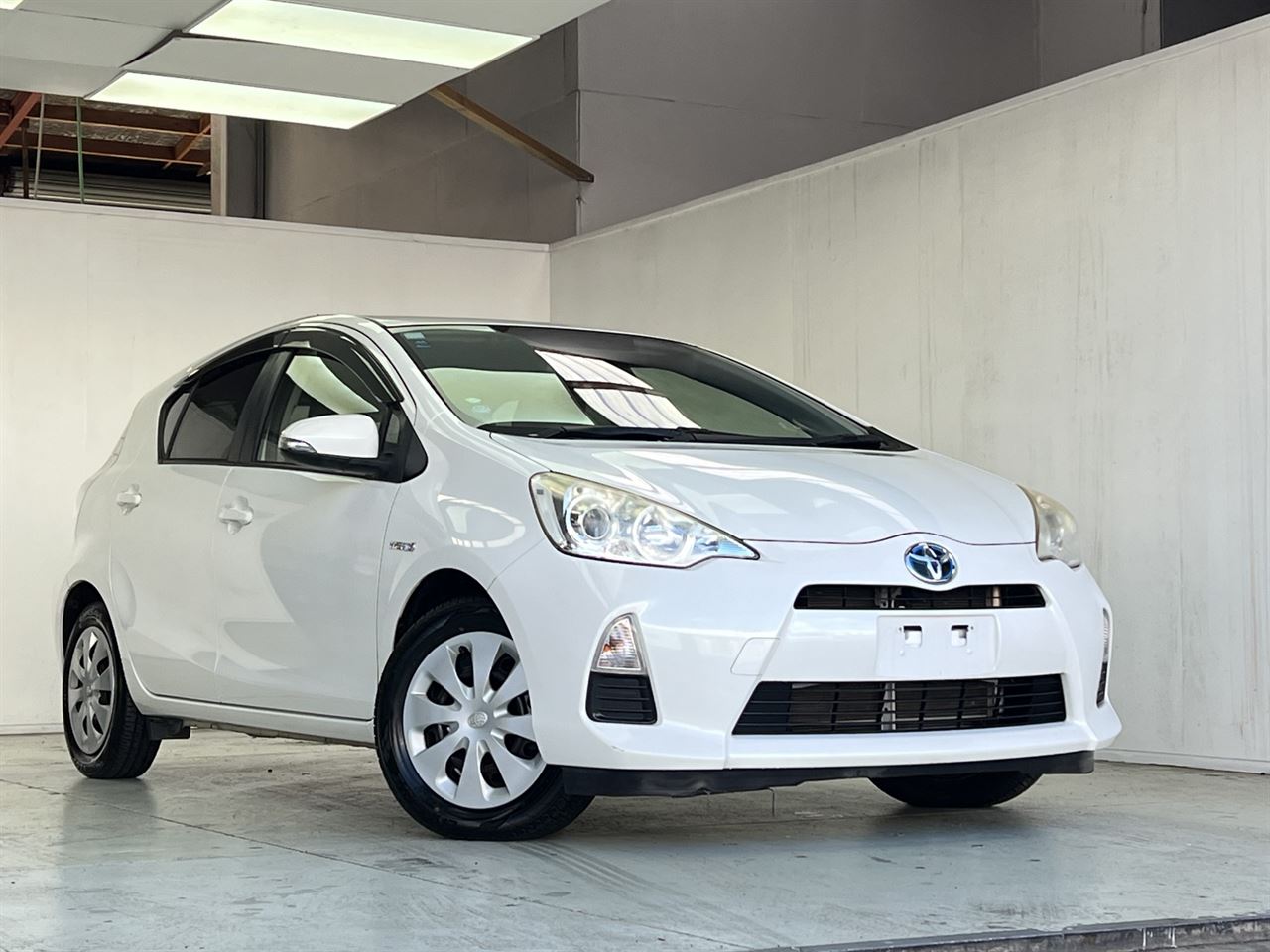 Vehicle image 3
