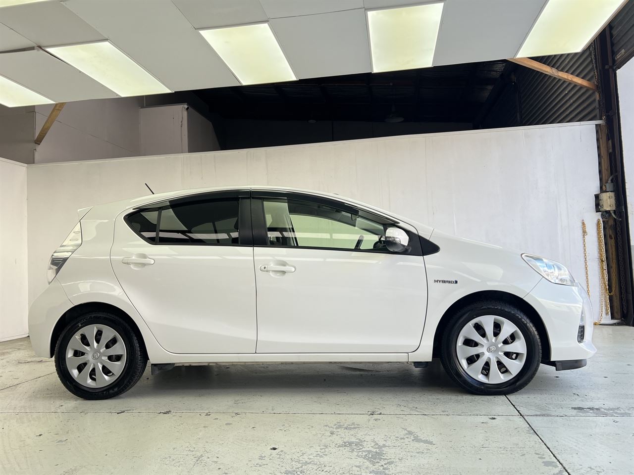 Vehicle image 5