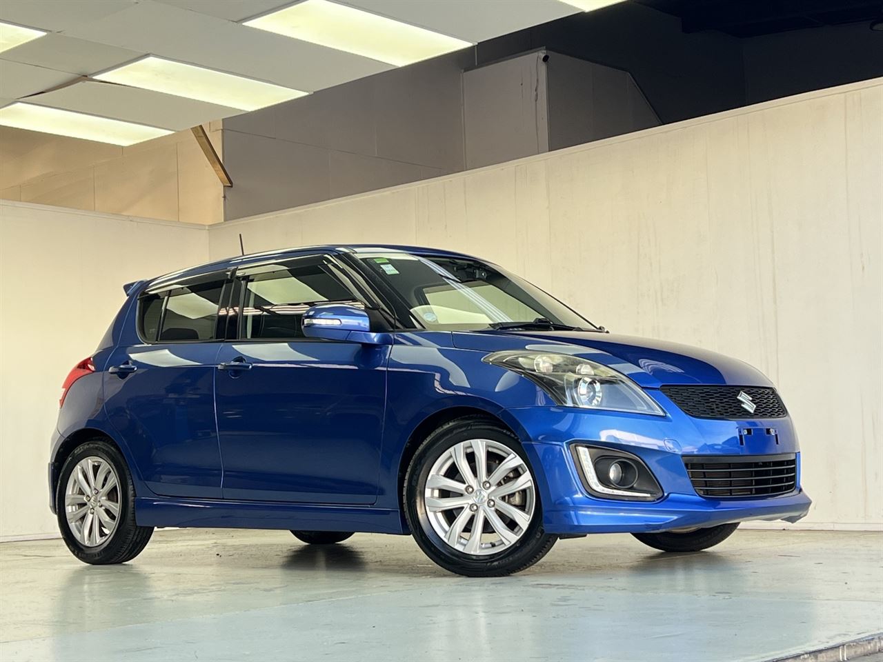 Vehicle image 4