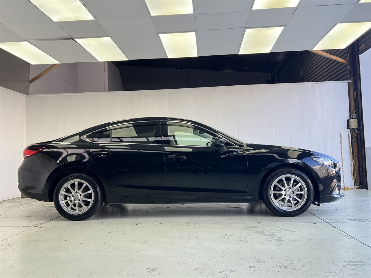 Vehicle image 5