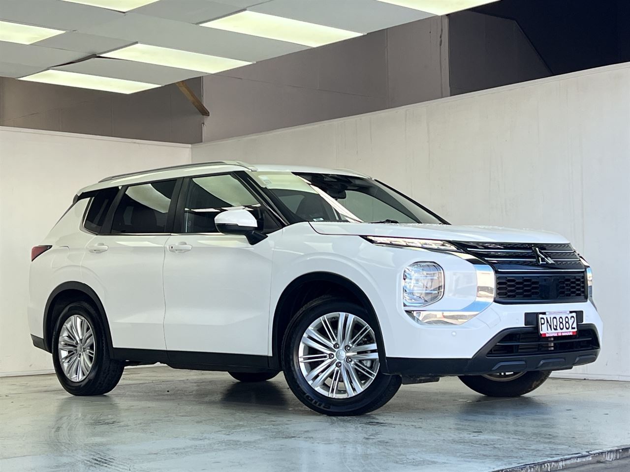 Vehicle image 4