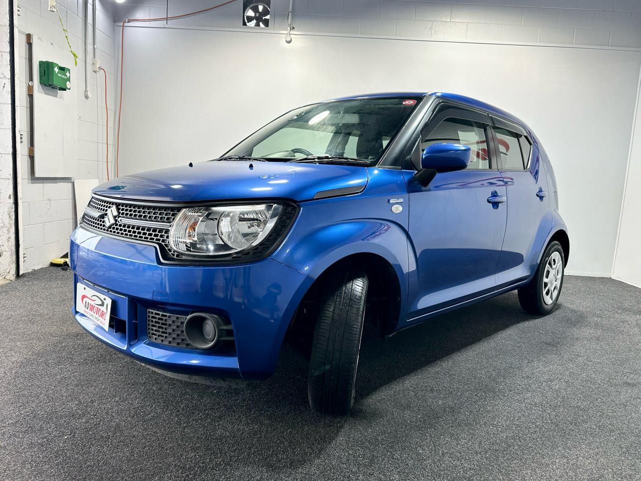 Vehicle image 3