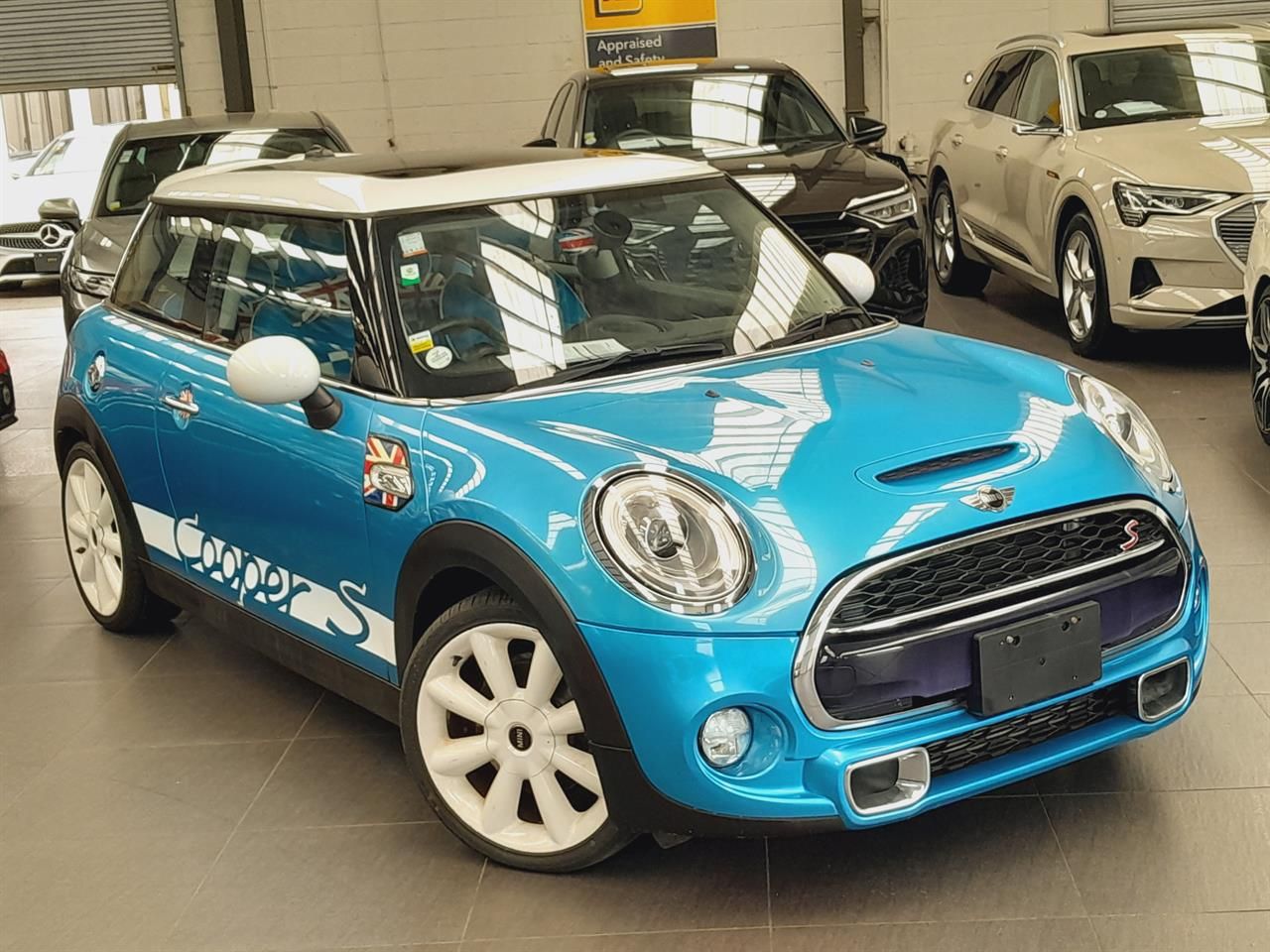 Vehicle image 1