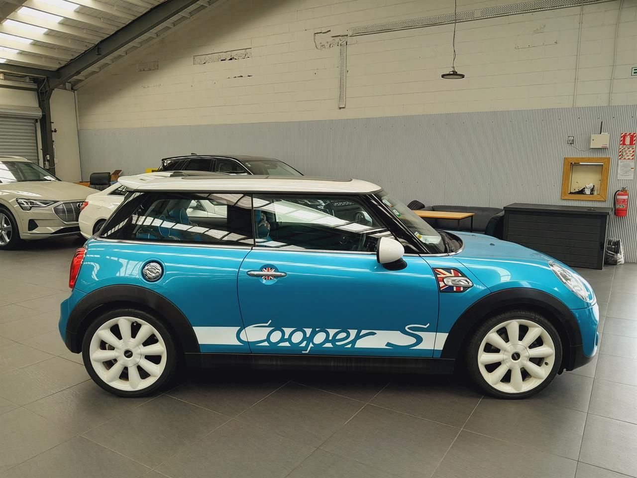 Vehicle image 3