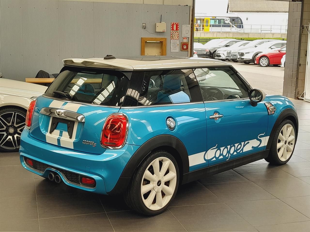 Vehicle image 4