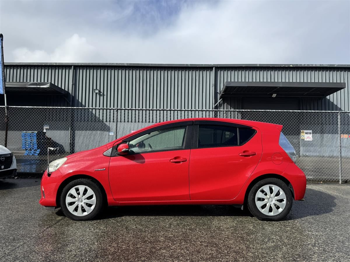 Vehicle image 3