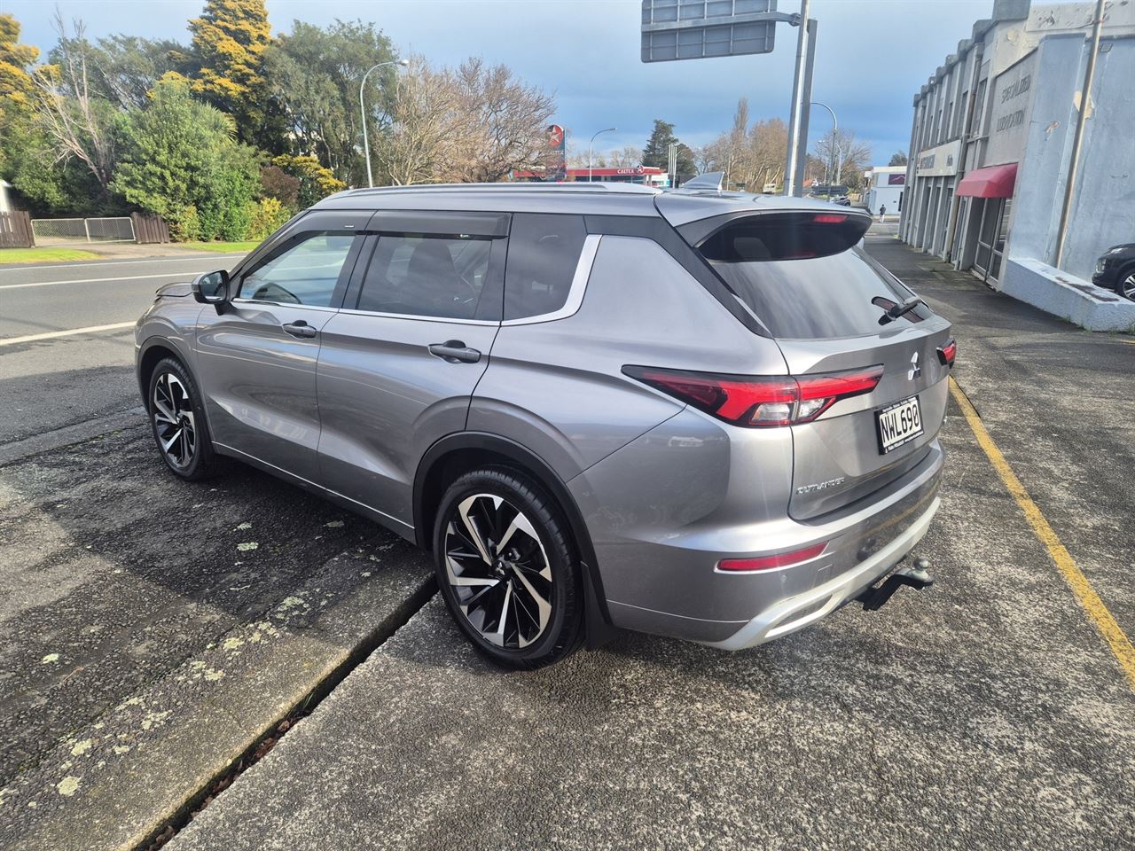 Vehicle image 4